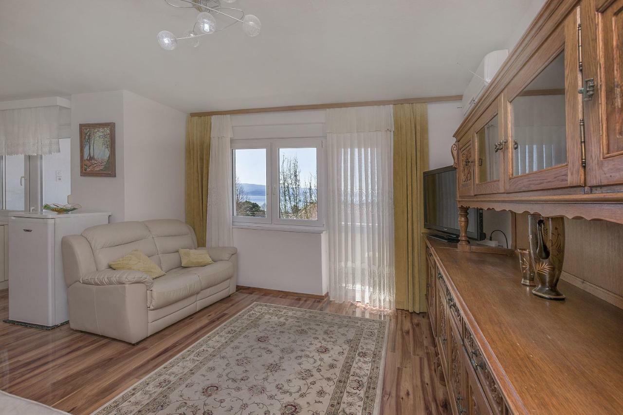 Apartment Nansy أوميس الغرفة الصورة